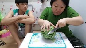 吃瓜母子视频,甜蜜瞬间引网友热议